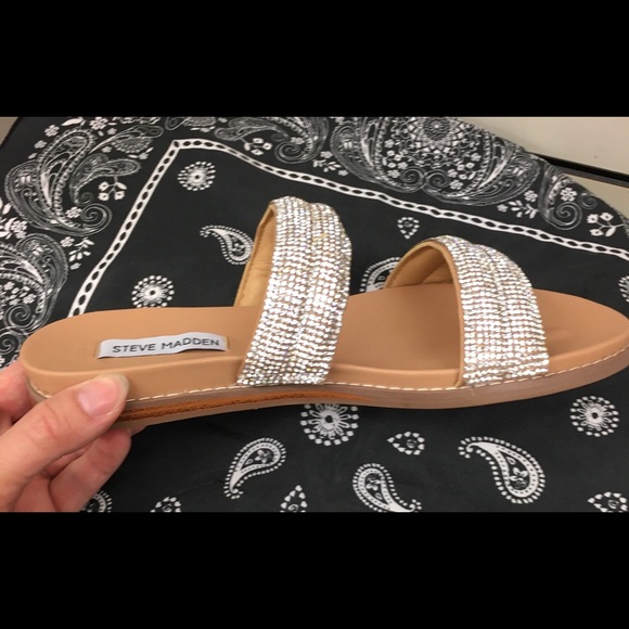 💎Steve Maddens double band rhinestone Sand… - Picture 4 of 10